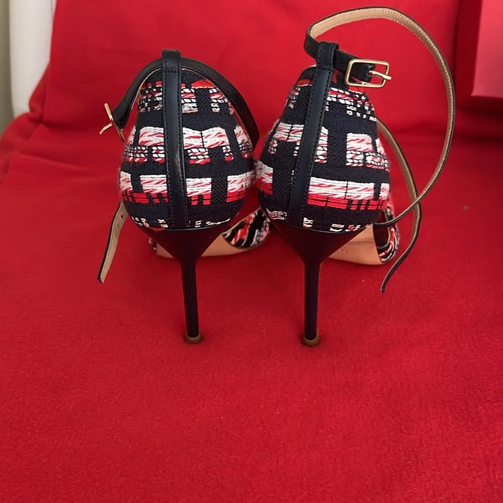 Authentic Carolina Herrera heels size 6 - Picture 9 of 17
